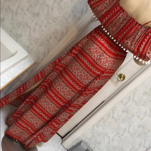 RED FLORAL MAXI DRESS - Picture 5 of 8